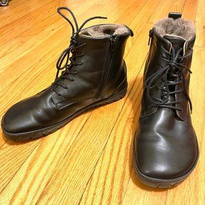 Zaqq Quintic Black Leather Boot. NWT. Warm shearling. Zero drop. barefoot.